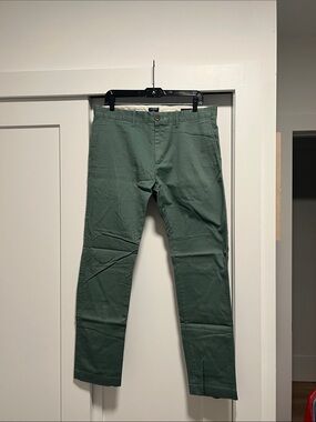 J. Crew Men’s Chino Pants in Forest Green